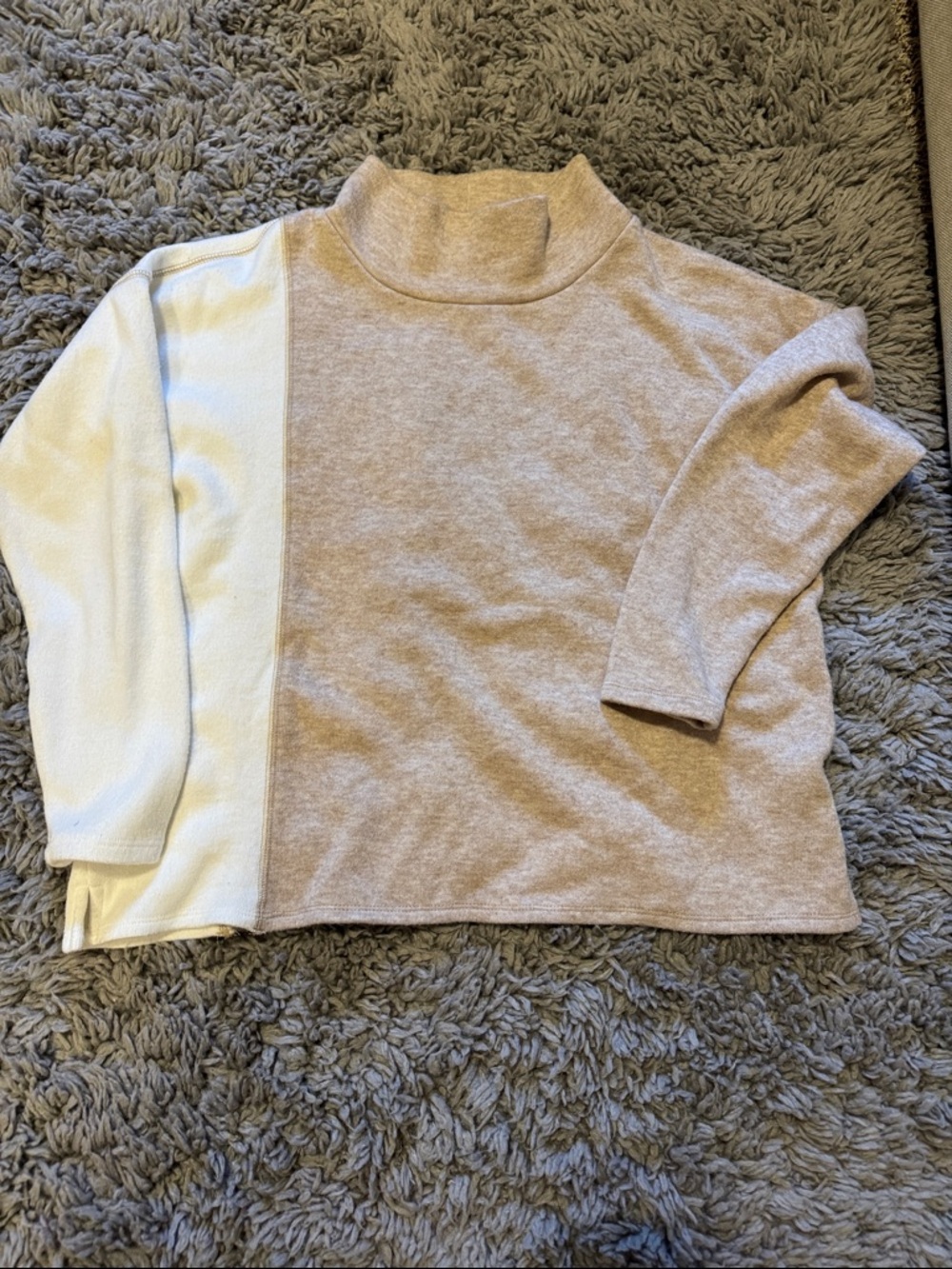 Women’s Two-Tone Mock Neck Sweater - Beige & Cream